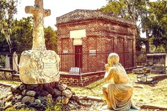 Create Listing: Laurel Grove Cemetery w/Shannon Scott Tours - 2 hrs